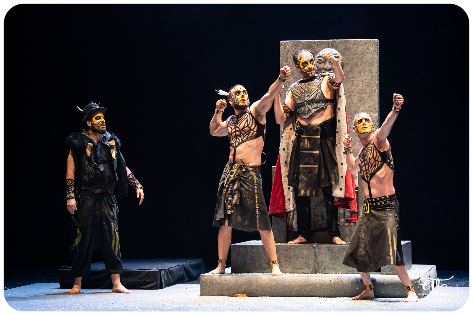 THE PRIMITALS (YLLANA & PRIMITAL BROTHERS)